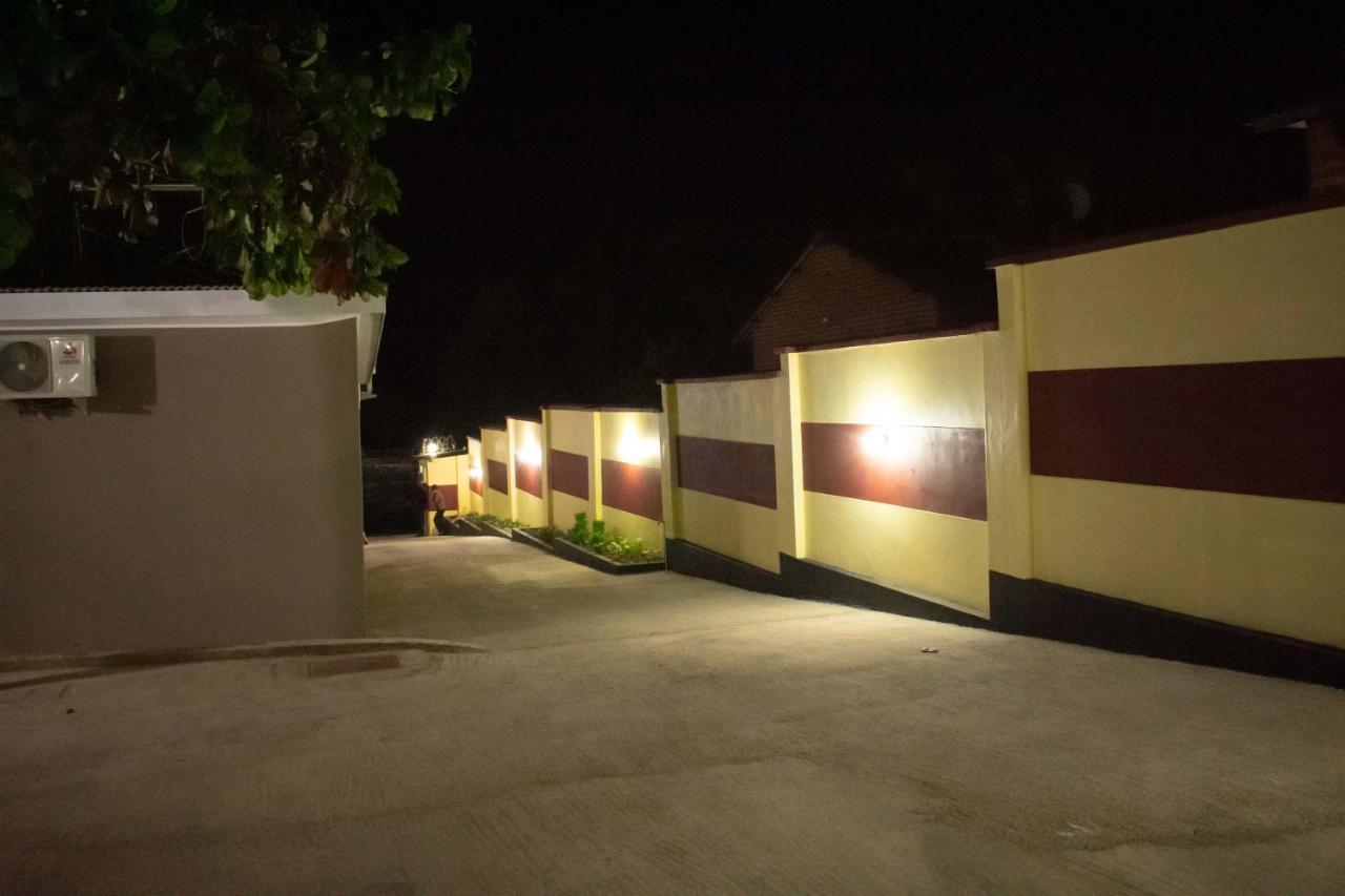 Travelodge Blantyre Extérieur photo